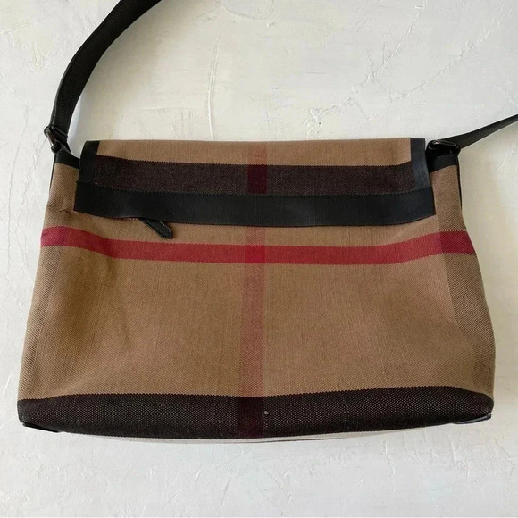 Burberry Messenger Unisex Bag - Picture 7 of 14
